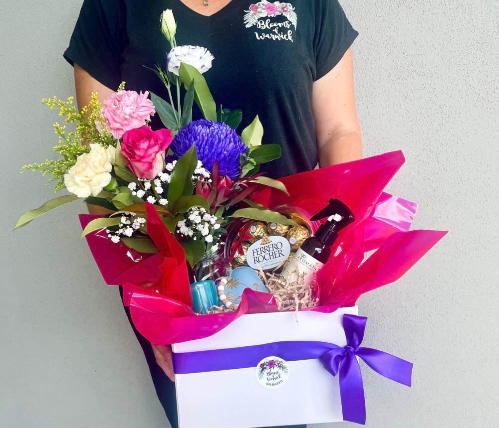 Hamper and Blooms